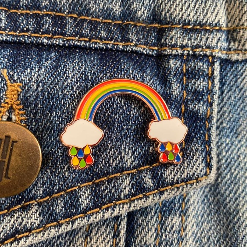 rainbow pin, rainbow enamel pin, rainbow badge, rainbow badge for lanyard, rainbow lapel pin, rainbow accessory, rainbow jewellery, rainbow accessory, rainbow with raindrops enamel pin badge