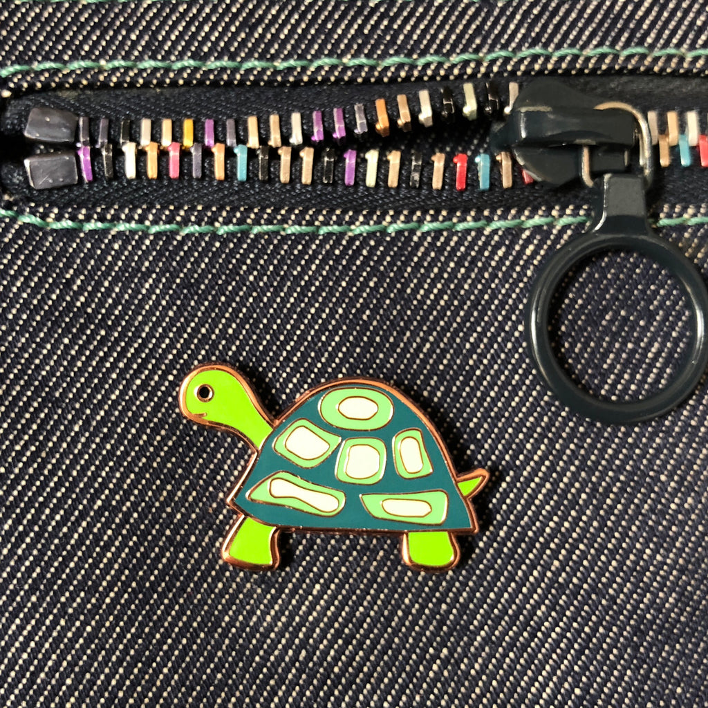 tortoise pin badge, tortoise enamel pin, cute tortoise pin, gift for tortoise lover, tortoise collector, pin collection, tortoise badge