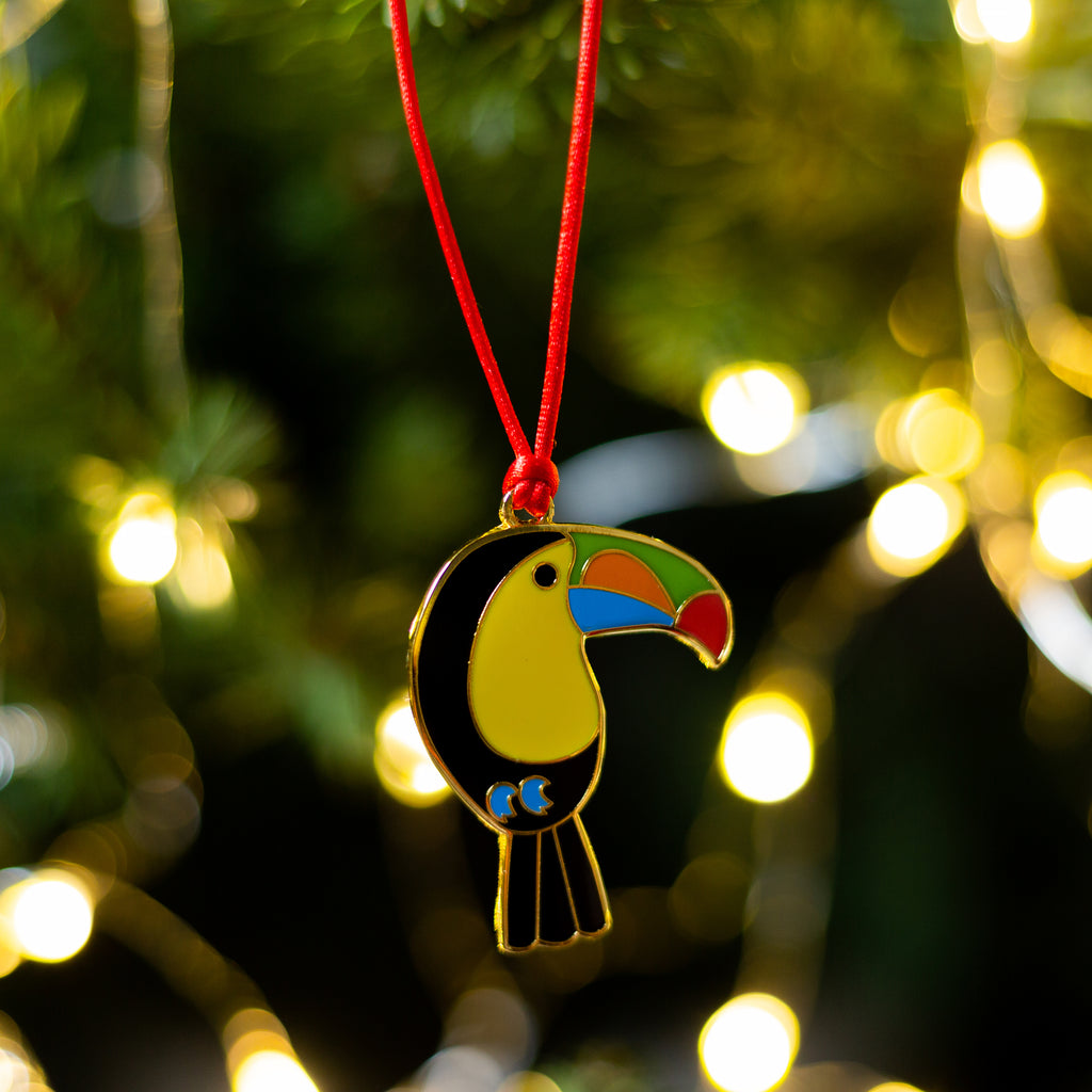 toucan christmas tree decoration, toucan xmas tree decoration, toucan hanging decoration, tropical decoration for xmas tree, bird christmas tree decoration, different christmas bauble, non traditional christmas bauble, alternative christmas bauble, alternative christmas tree decoration, alternative xmas tree decoration